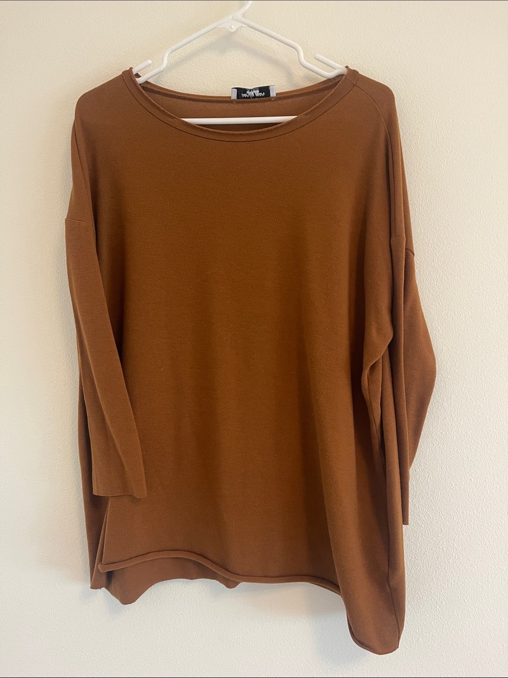 Carly Jean Los Angeles Relaxed Scoop-Neck Women's Top in Rust